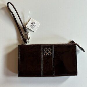 Vintage Y2K NWT Coach Julia Chocolate Brown Patent Leather Zippy Wallet Wristlet